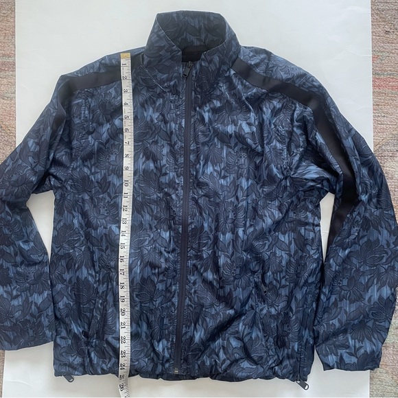 Athleta Sightseer Lace Jacket Ethereal Bloom Cottage Blue Size Medium - Picture 10 of 13